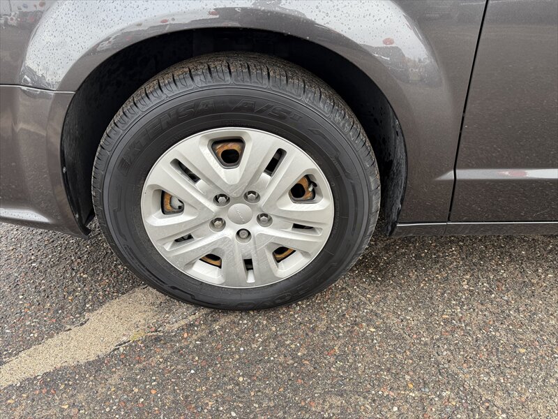 2019 Dodge Grand Caravan SE - Photo 9 - Brainerd, MN 56401