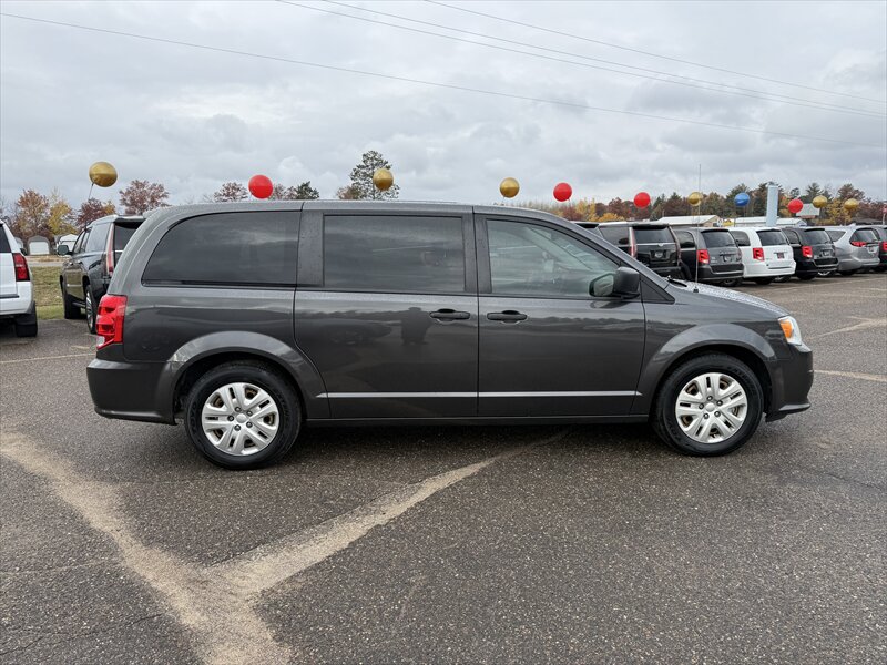 2019 Dodge Grand Caravan SE - Photo 6 - Brainerd, MN 56401