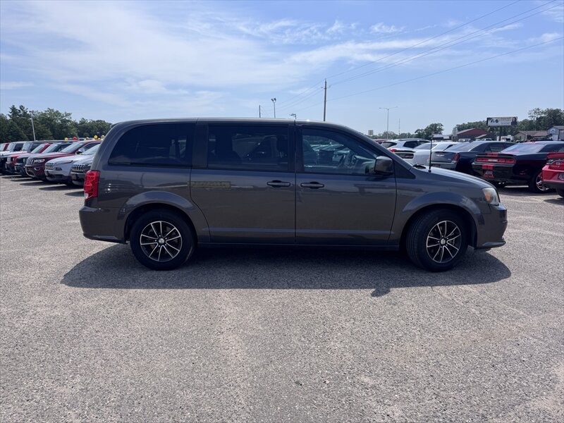 2019 Dodge Grand Caravan SE - Photo 6 - Brainerd, MN 56401
