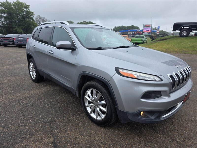 2015 Jeep Cherokee Limited - Photo 2 - Brainerd, MN 56401