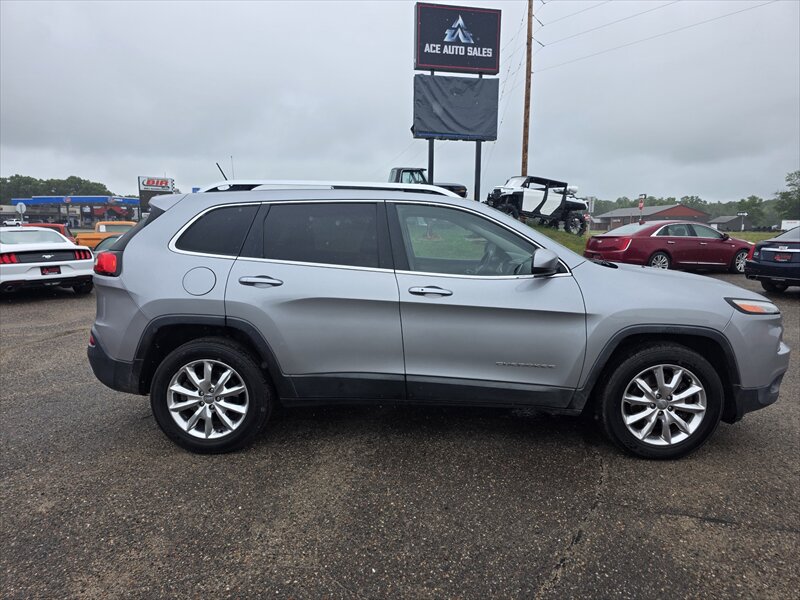 2015 Jeep Cherokee Limited - Photo 5 - Brainerd, MN 56401