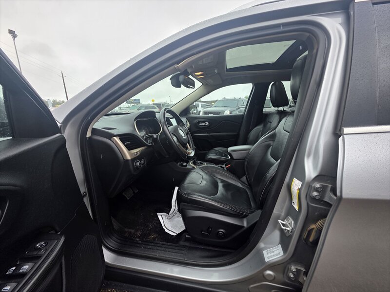 2015 Jeep Cherokee Limited - Photo 11 - Brainerd, MN 56401