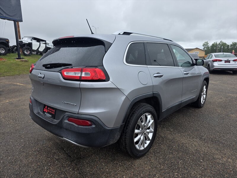 2015 Jeep Cherokee Limited - Photo 3 - Brainerd, MN 56401
