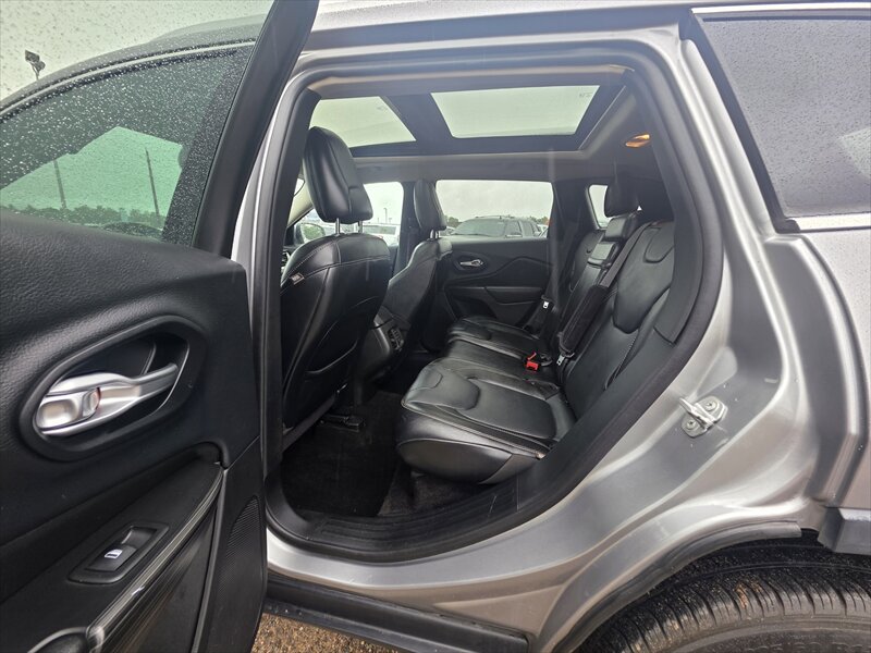 2015 Jeep Cherokee Limited - Photo 8 - Brainerd, MN 56401