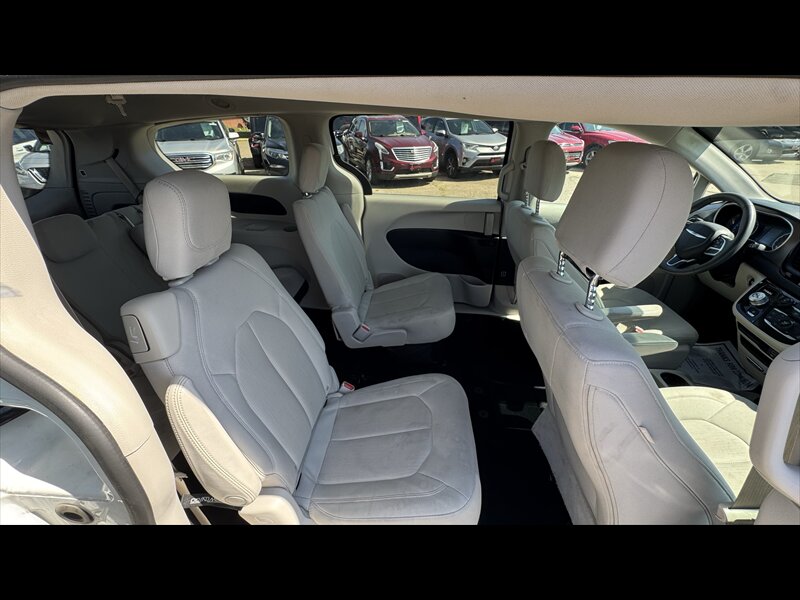 2017 Chrysler Pacifica Touring - Photo 13 - Brainerd, MN 56401