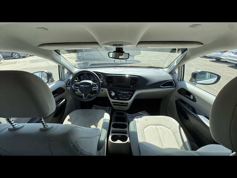 2017 Chrysler Pacifica Touring - Photo 14 - Brainerd, MN 56401