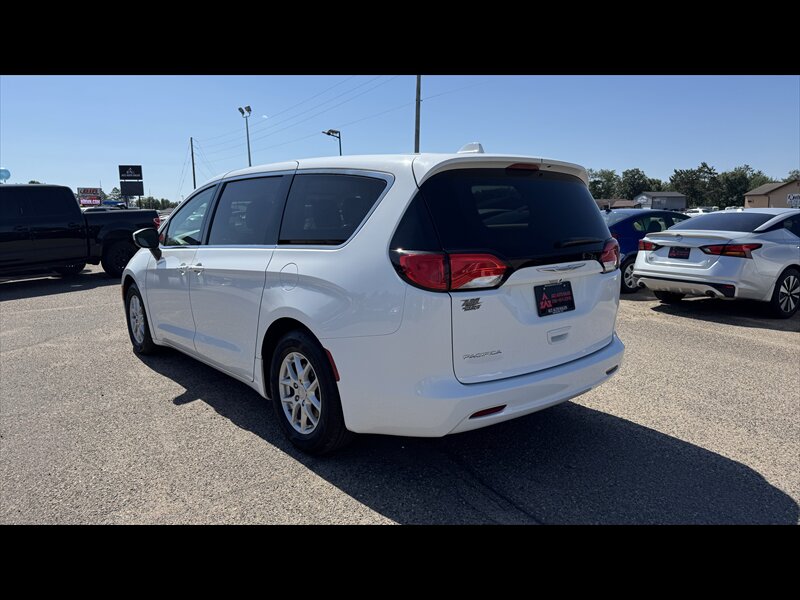 2017 Chrysler Pacifica Touring - Photo 7 - Brainerd, MN 56401