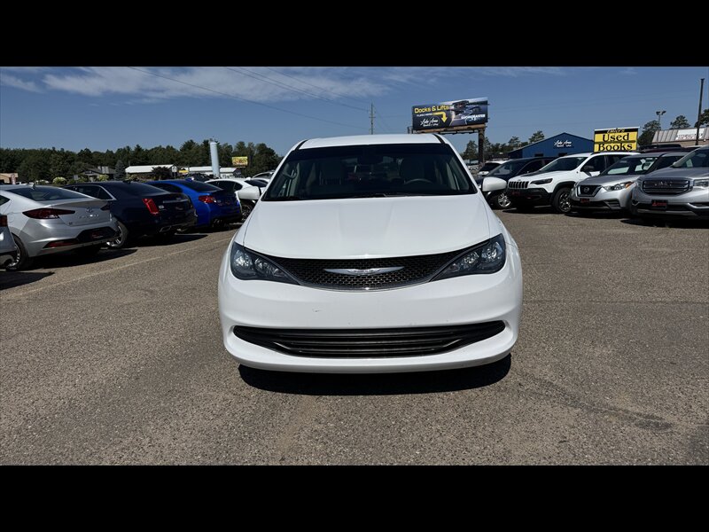 2017 Chrysler Pacifica Touring - Photo 2 - Brainerd, MN 56401