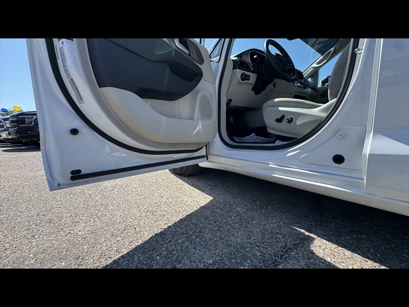 2017 Chrysler Pacifica Touring - Photo 9 - Brainerd, MN 56401