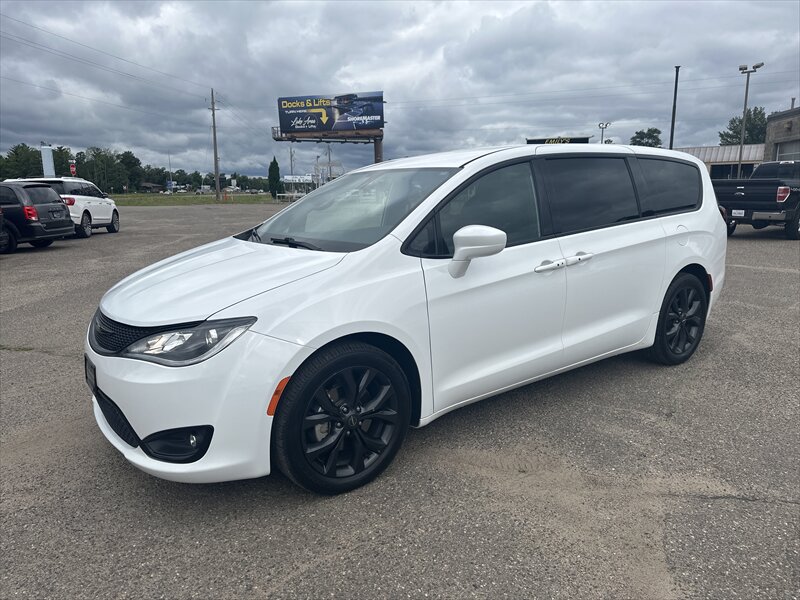 2018 Chrysler Pacifica Touring Plus - Photo 1 - Brainerd, MN 56401
