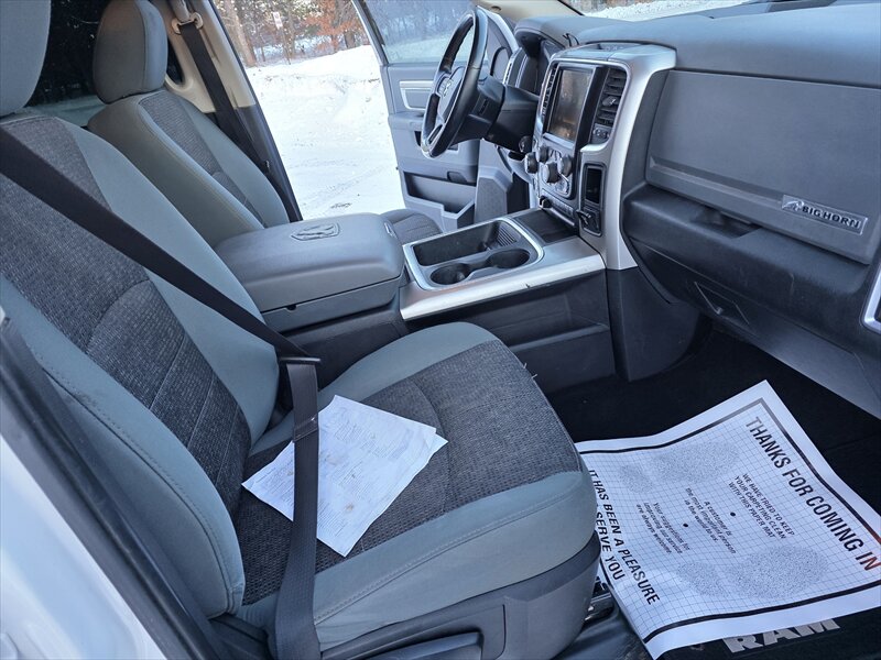 2016 RAM 1500 SLT - Photo 10 - Brainerd, MN 56401