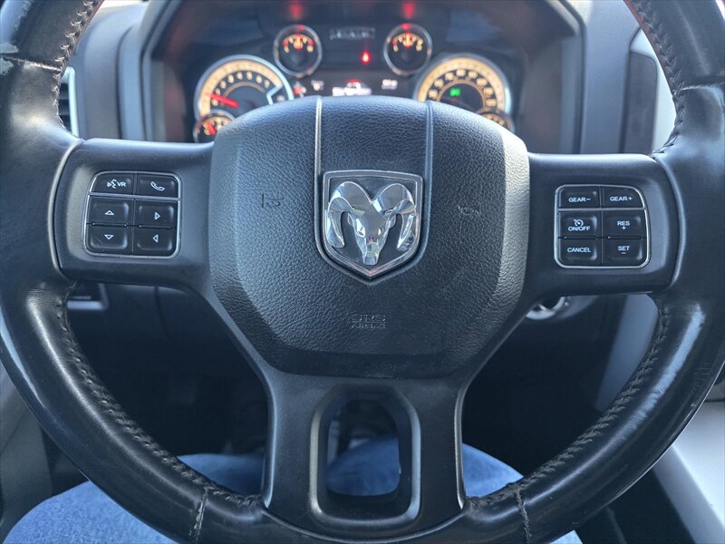 2016 RAM 1500 SLT - Photo 11 - Brainerd, MN 56401