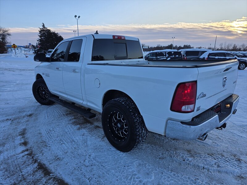 2016 RAM 1500 SLT - Photo 3 - Brainerd, MN 56401