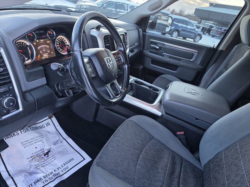 2016 RAM 1500 SLT - Photo 9 - Brainerd, MN 56401