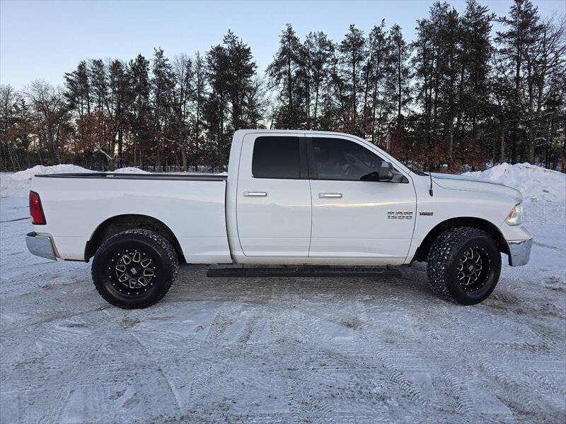 2016 RAM 1500 SLT - Photo 8 - Brainerd, MN 56401