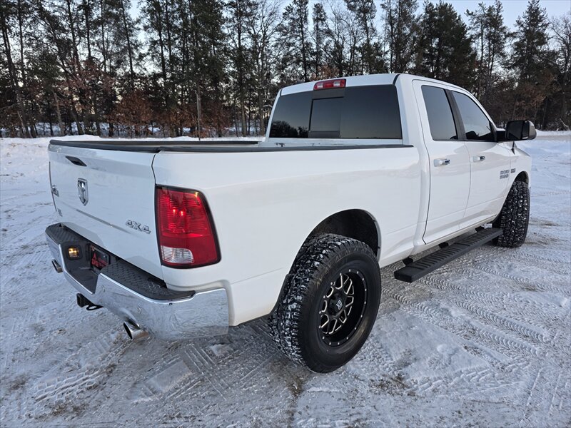 2016 RAM 1500 SLT - Photo 4 - Brainerd, MN 56401