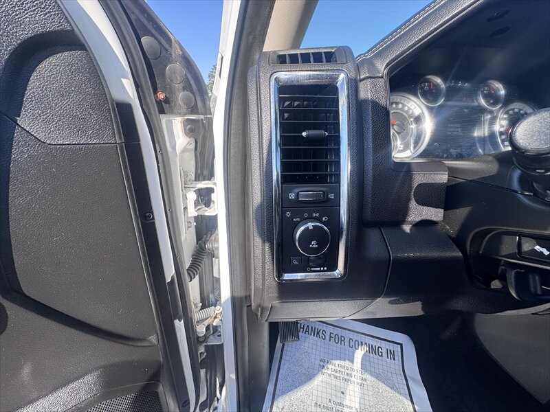 2013 RAM 1500 Laramie - Photo 19 - Brainerd, MN 56401