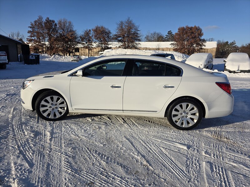 2014 Buick Lacrosse Premium I - Photo 8 - Brainerd, MN 56401