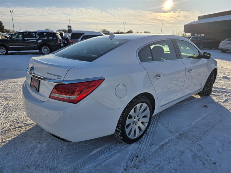 2014 Buick Lacrosse Premium I - Photo 5 - Brainerd, MN 56401