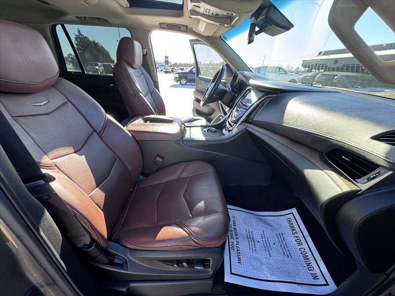 2016 Cadillac Escalade Premium Collection - Photo 12 - Brainerd, MN 56401