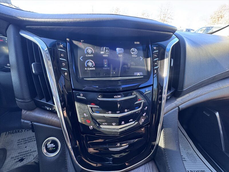 2016 Cadillac Escalade Premium Collection - Photo 17 - Brainerd, MN 56401