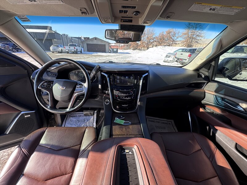 2016 Cadillac Escalade Premium Collection - Photo 13 - Brainerd, MN 56401