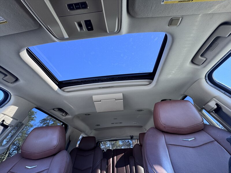 2016 Cadillac Escalade Premium Collection - Photo 21 - Brainerd, MN 56401