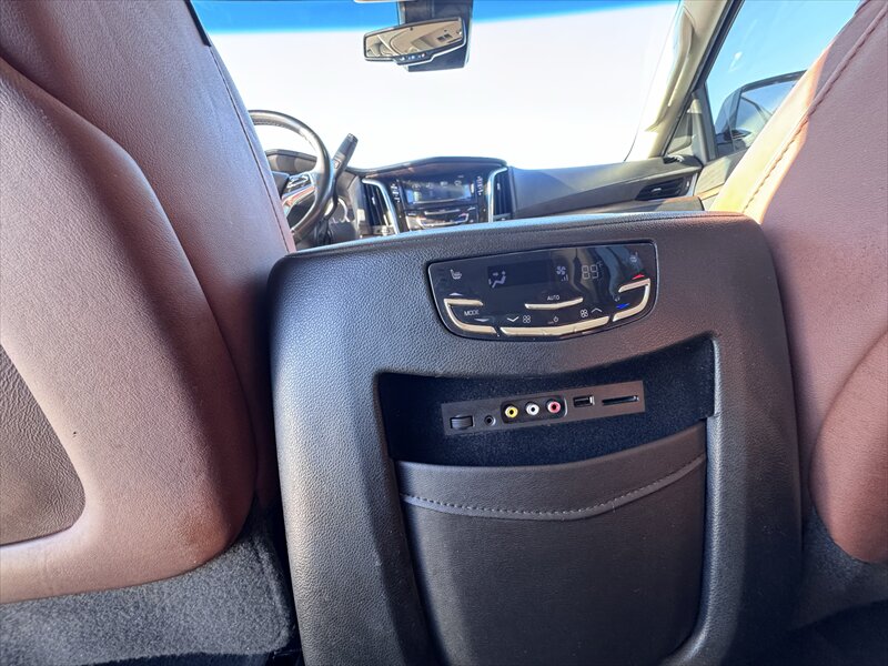 2016 Cadillac Escalade Premium Collection - Photo 26 - Brainerd, MN 56401