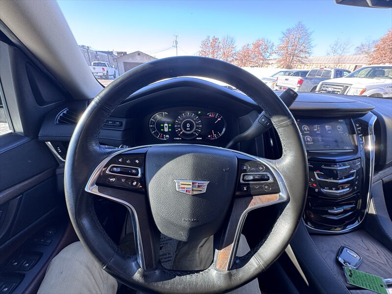 2016 Cadillac Escalade Premium Collection - Photo 14 - Brainerd, MN 56401