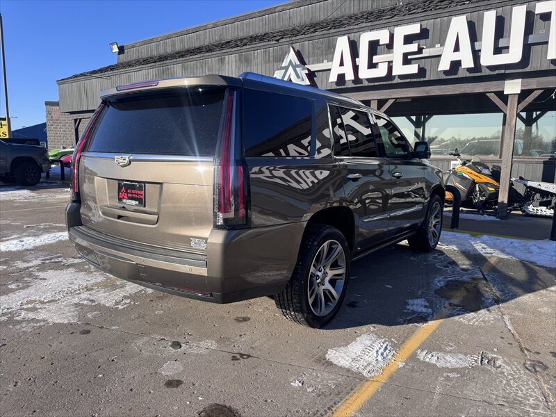 2016 Cadillac Escalade Premium Collection - Photo 3 - Brainerd, MN 56401