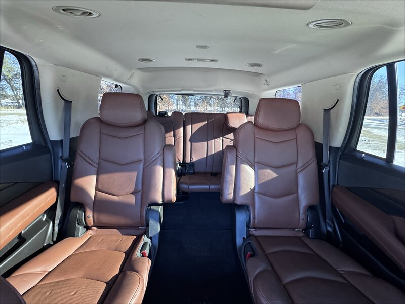 2016 Cadillac Escalade Premium Collection - Photo 15 - Brainerd, MN 56401