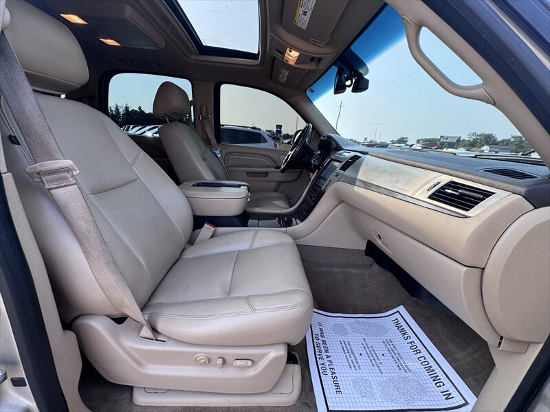 2013 Cadillac Escalade Premium - Photo 12 - Brainerd, MN 56401