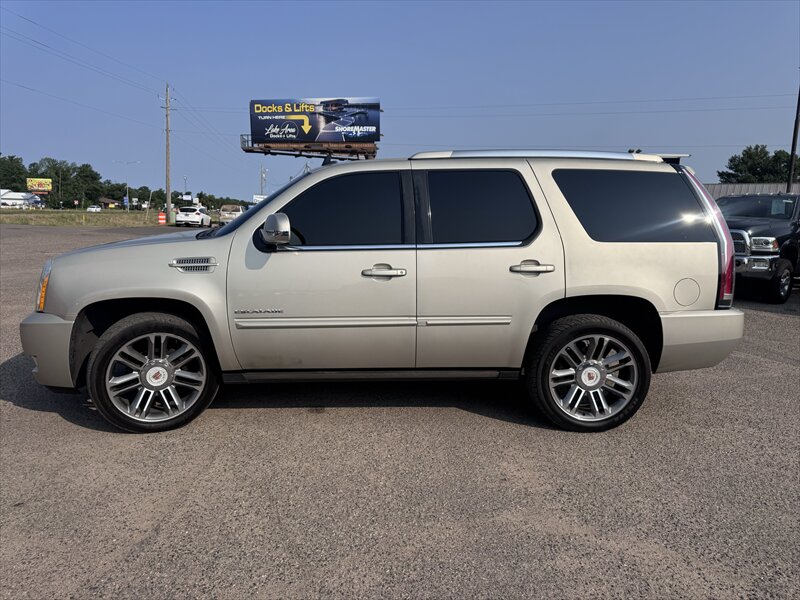 2013 Cadillac Escalade Premium - Photo 8 - Brainerd, MN 56401
