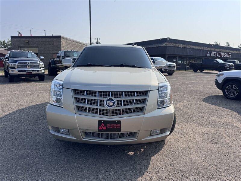 2013 Cadillac Escalade Premium - Photo 2 - Brainerd, MN 56401