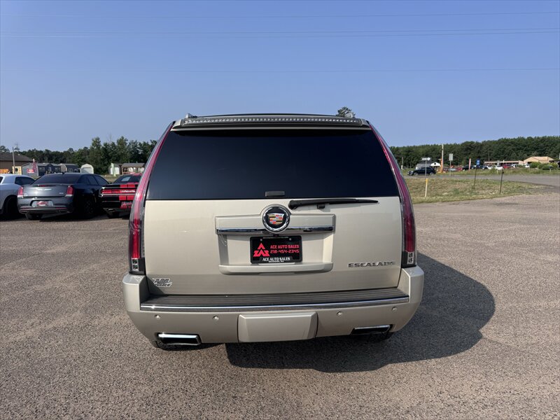 2013 Cadillac Escalade Premium - Photo 6 - Brainerd, MN 56401