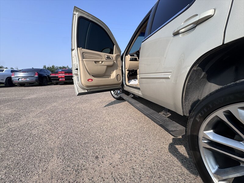 2013 Cadillac Escalade Premium - Photo 9 - Brainerd, MN 56401