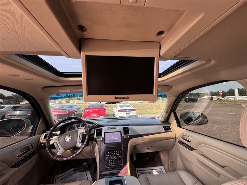 2013 Cadillac Escalade Premium - Photo 23 - Brainerd, MN 56401