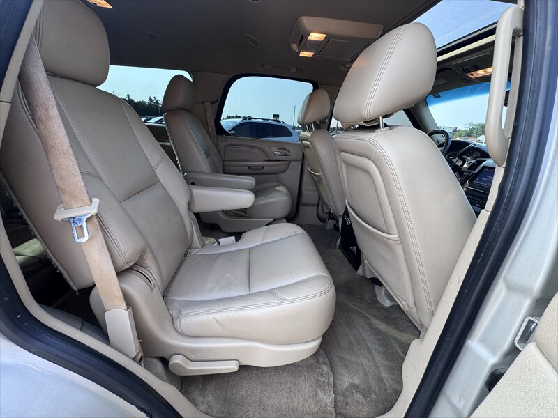 2013 Cadillac Escalade Premium - Photo 13 - Brainerd, MN 56401