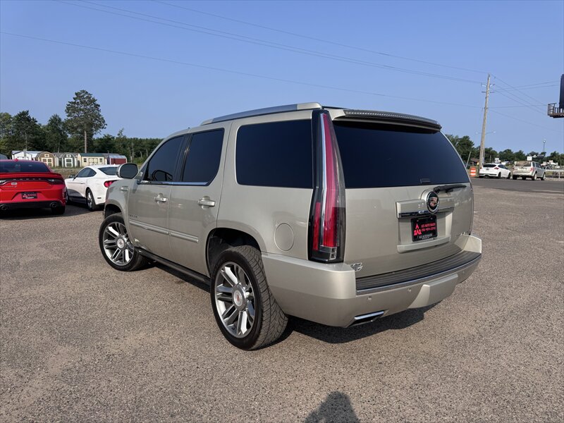 2013 Cadillac Escalade Premium - Photo 7 - Brainerd, MN 56401
