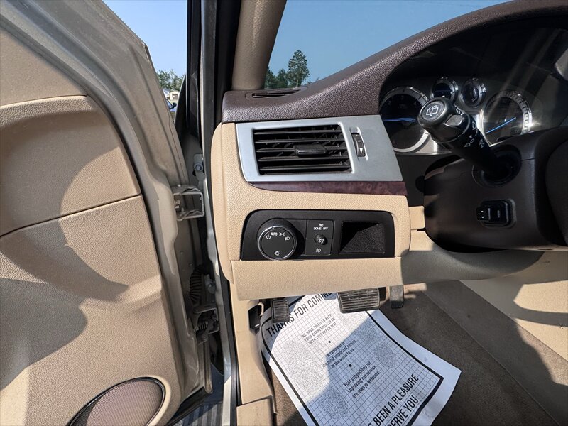 2013 Cadillac Escalade Premium - Photo 20 - Brainerd, MN 56401