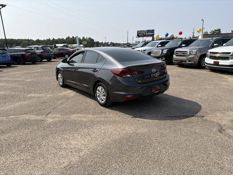 2020 Hyundai ELANTRA SE - Photo 7 - Brainerd, MN 56401