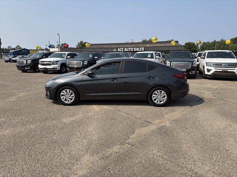 2020 Hyundai ELANTRA SE - Photo 8 - Brainerd, MN 56401