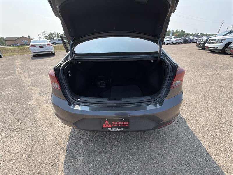 2020 Hyundai ELANTRA SE - Photo 18 - Brainerd, MN 56401