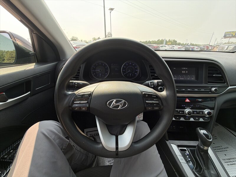 2020 Hyundai ELANTRA SE - Photo 14 - Brainerd, MN 56401