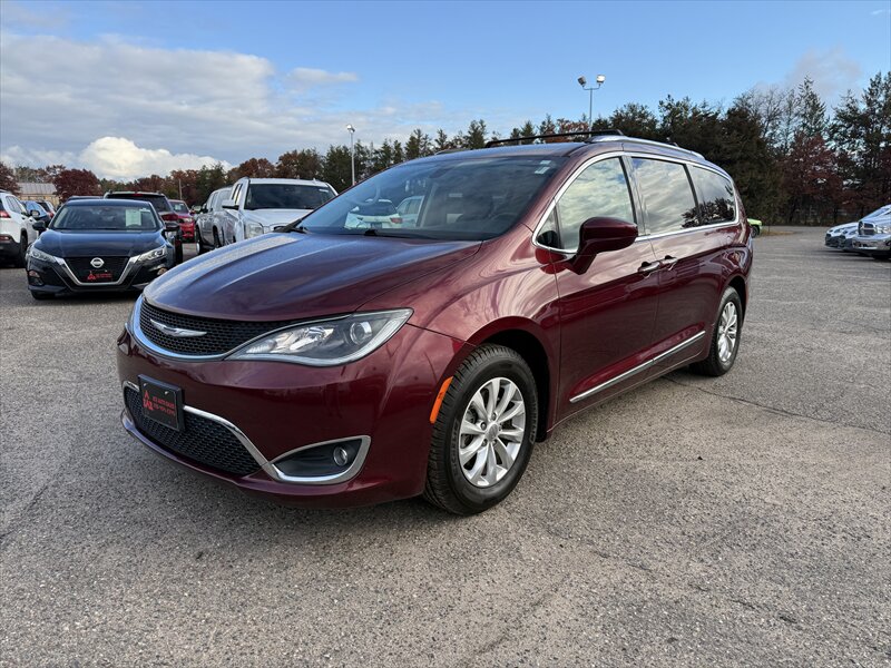 2018 Chrysler Pacifica Touring L - Photo 1 - Brainerd, MN 56401
