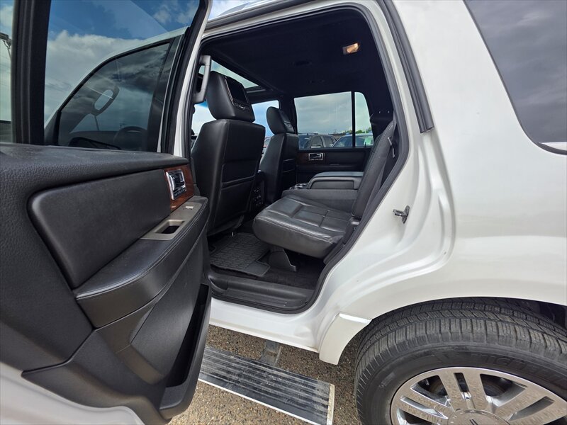2012 Lincoln Navigator - Photo 10 - Brainerd, MN 56401