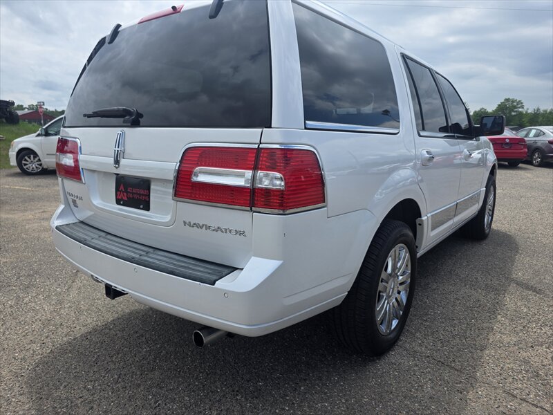 2012 Lincoln Navigator - Photo 3 - Brainerd, MN 56401