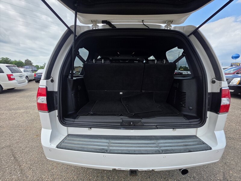 2012 Lincoln Navigator - Photo 8 - Brainerd, MN 56401