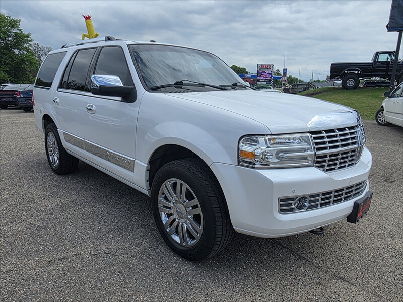 2012 Lincoln Navigator - Photo 2 - Brainerd, MN 56401