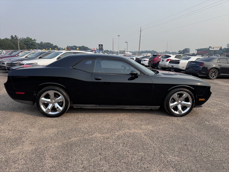 2013 Dodge Challenger SXT - Photo 5 - Brainerd, MN 56401